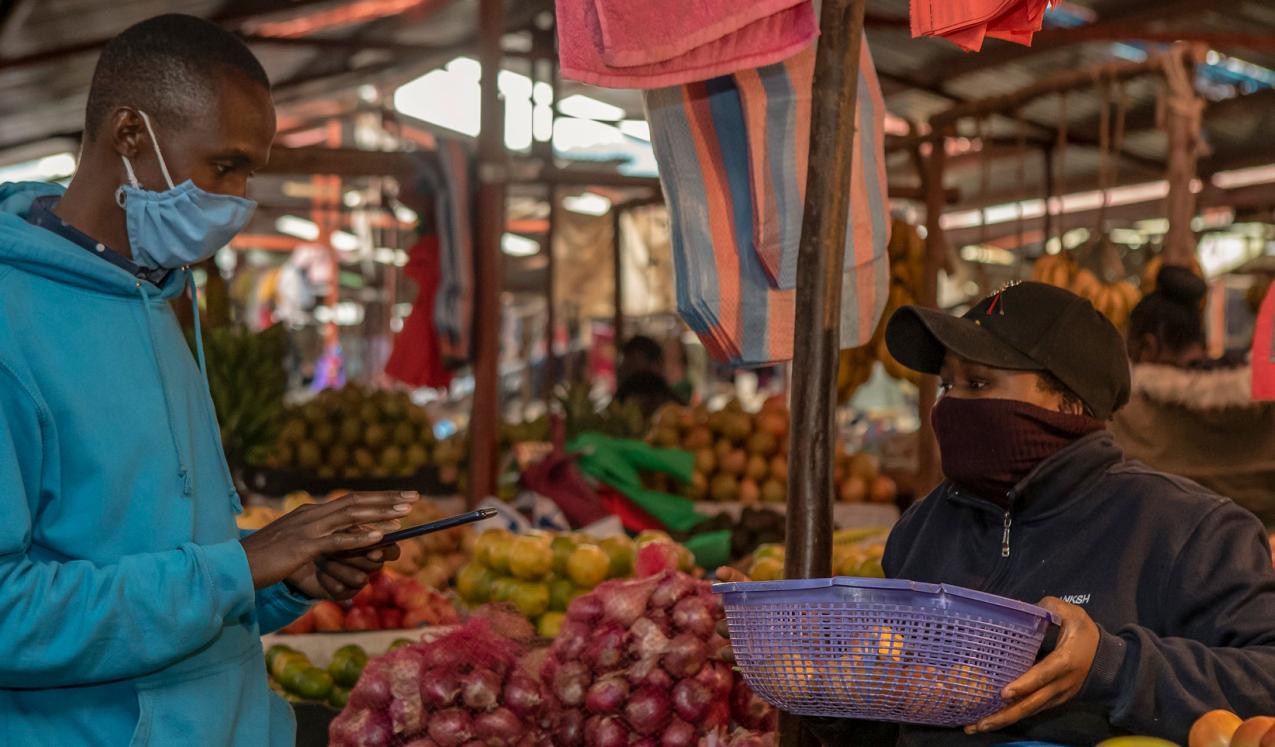 A market seller in Kenya. ©World Bank / Sambrian Mbaabu