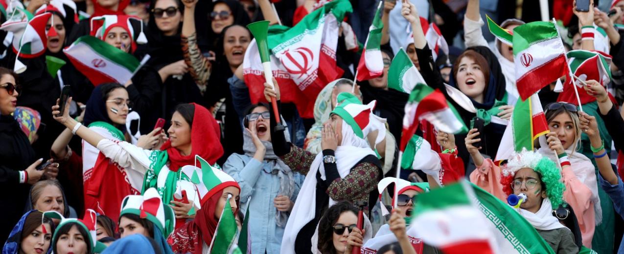 Iranian women fans arrive to attend Iran's FIFA World Cup Asian qualifier match. © Nazanin Tabatabaee/WANA (West Asia News Agency) via THIRD PARTY - RC115E470720