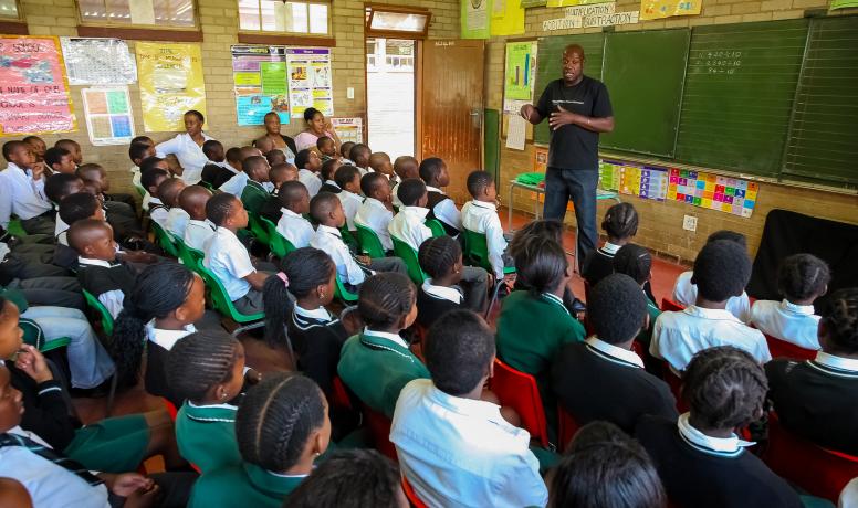 School children in Johannesburg, South Africa. ©Sunshine Seeds | Shutterstock ID: 1094385671 